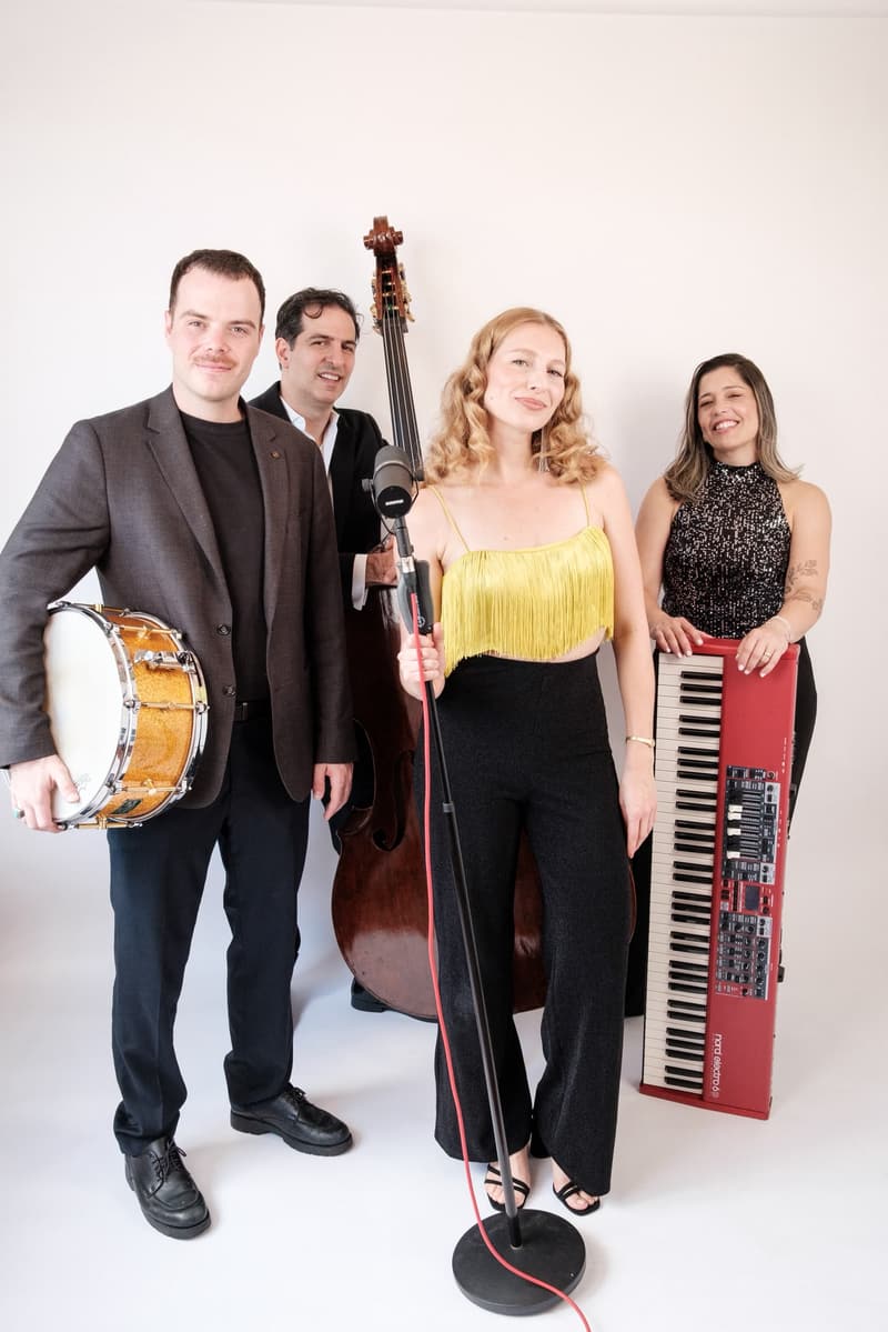 The Full Band — Vocals · Piano · Double Bass · Drums